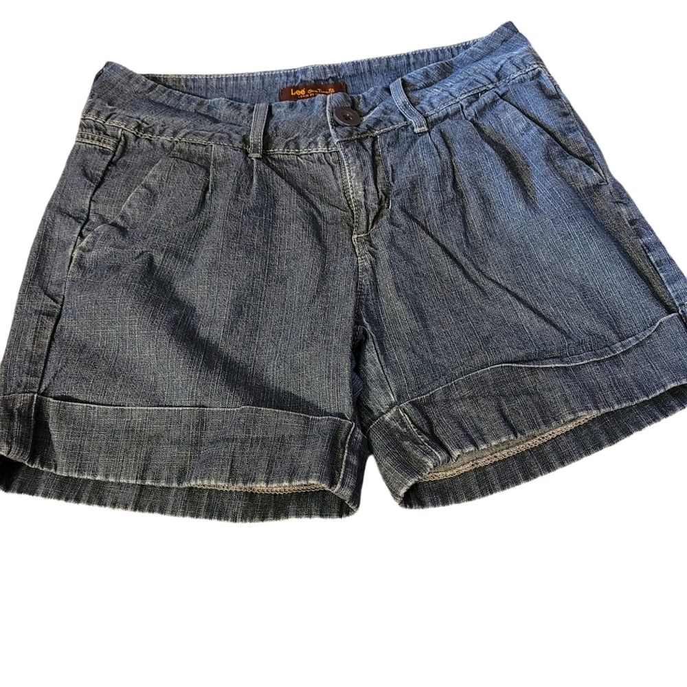 Lee One True Fit Jean Shorts Size 4M Pleated Front Cuffed Denim